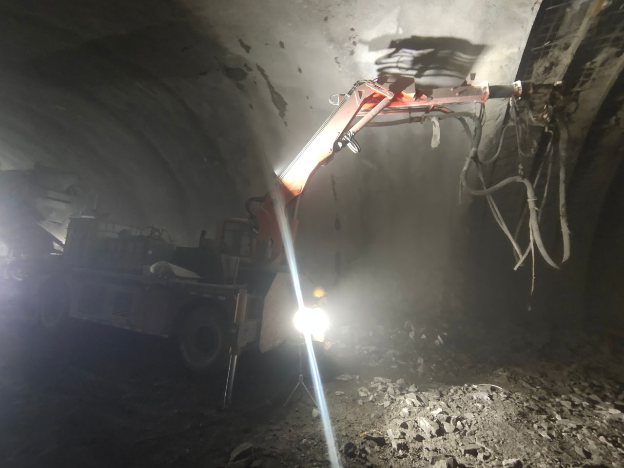 混凝土泵 濕噴臺(tái)車 青科重工 混凝土泵 濕噴臺(tái)車 青科重工